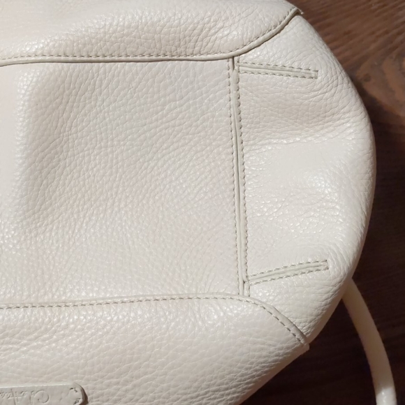 Cole Haan cream colored shoulder bag - Picture 5 of 9
